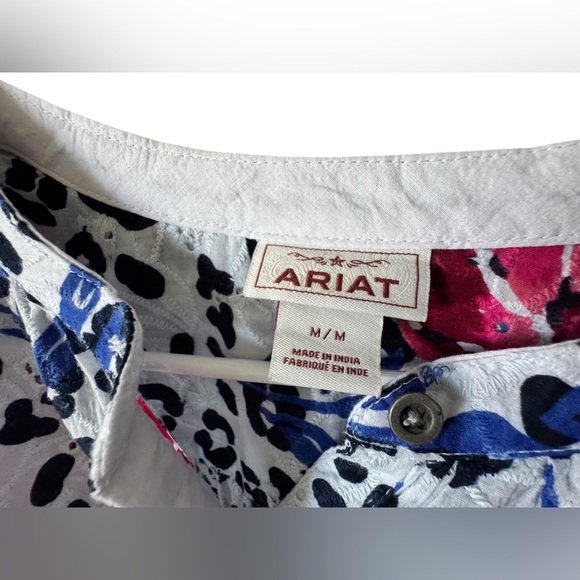 Ariat Ladies Bliss Long Sleeve Top Multi Print Size M - Picture 14 of 15